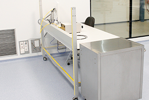 Cleanroom desk